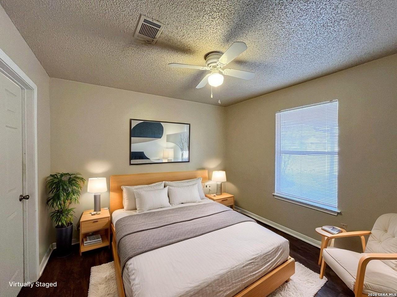 6306 Queens Castle Apt 4 #4 - Photo 5 of 25