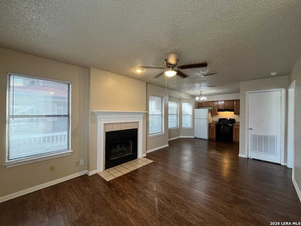 6306 Queens Castle Apt 4 #4 - Photo 6 of 25