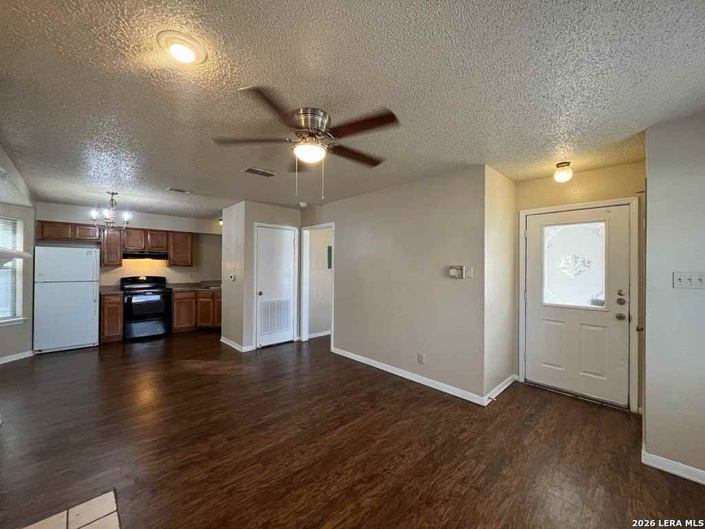 6306 Queens Castle Apt 4 #4 - Photo 7 of 25