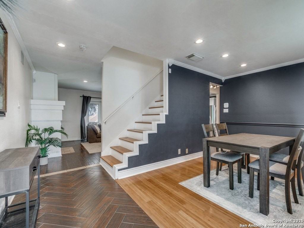 2047 S Ellison Dr - Photo 4 of 27