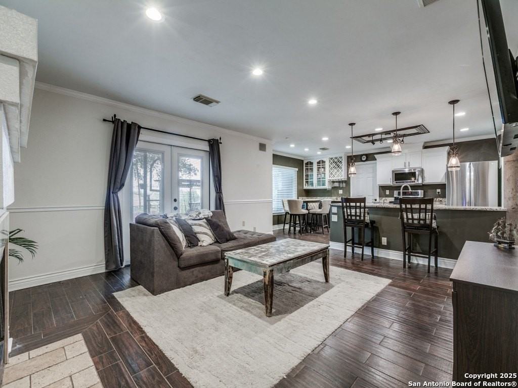 2047 S Ellison Dr - Photo 6 of 27