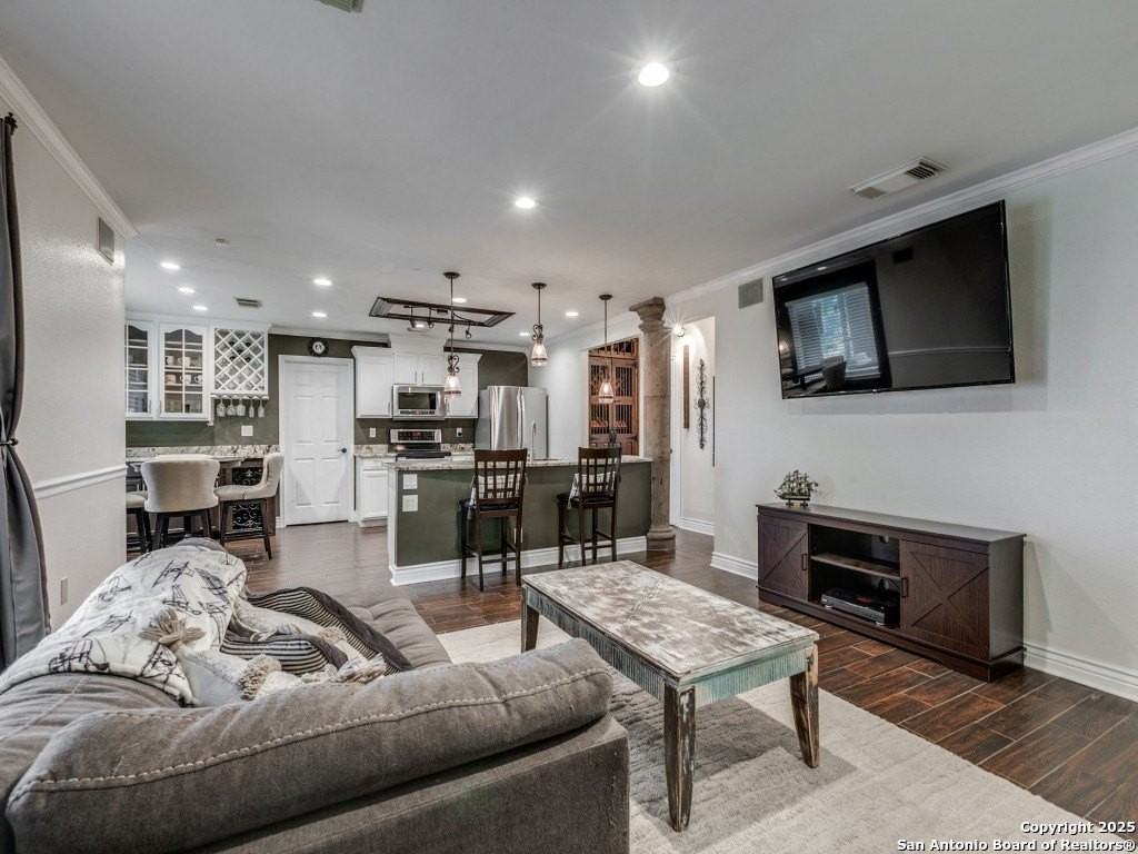 2047 S Ellison Dr - Photo 7 of 27