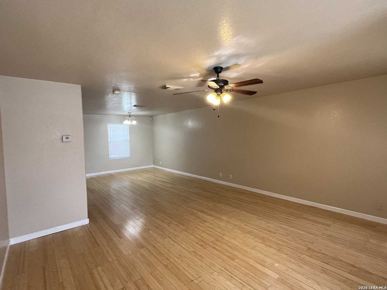 8011 Cerezo - Photo 2 of 37