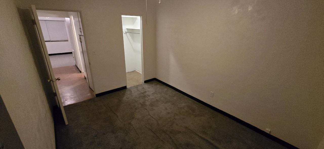 1908 20th Ave W #1908 - Photo 2 of 9