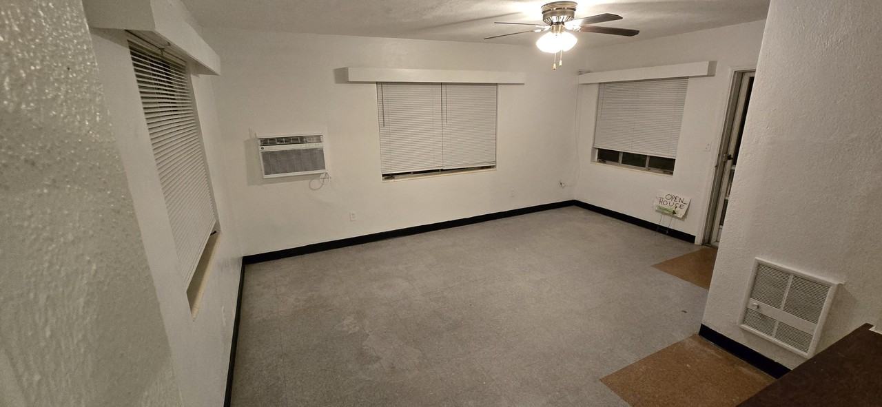 1908 20th Ave W #1908 - Photo 3 of 9