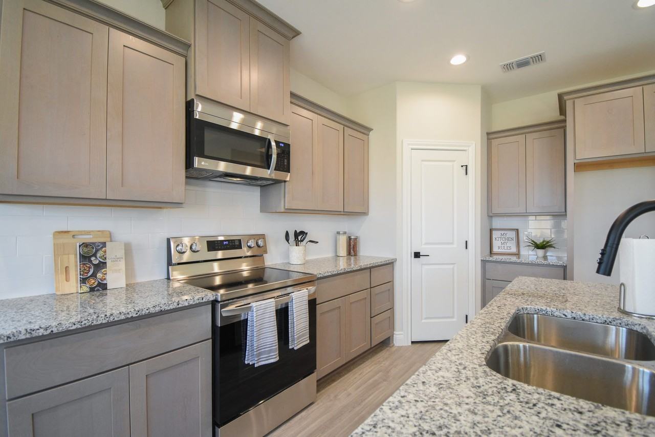 516 Windy Way Dr #0 - Photo 4 of 13