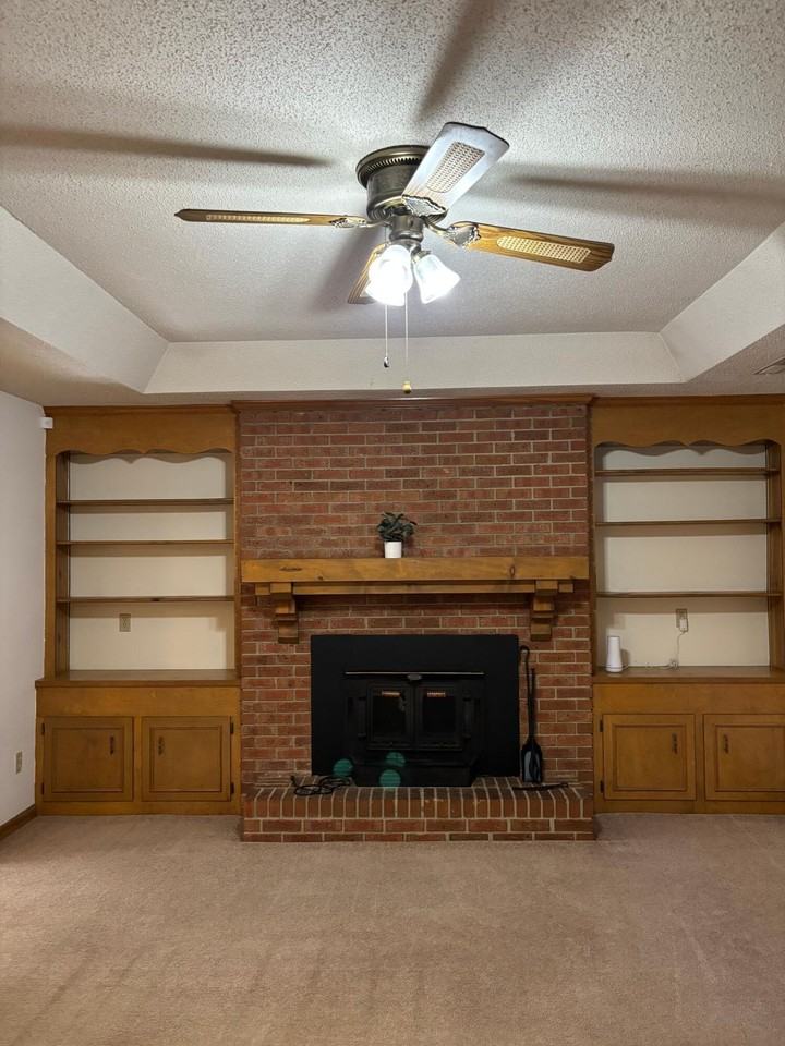 1460 Crowndale Dr - Photo 4 of 44