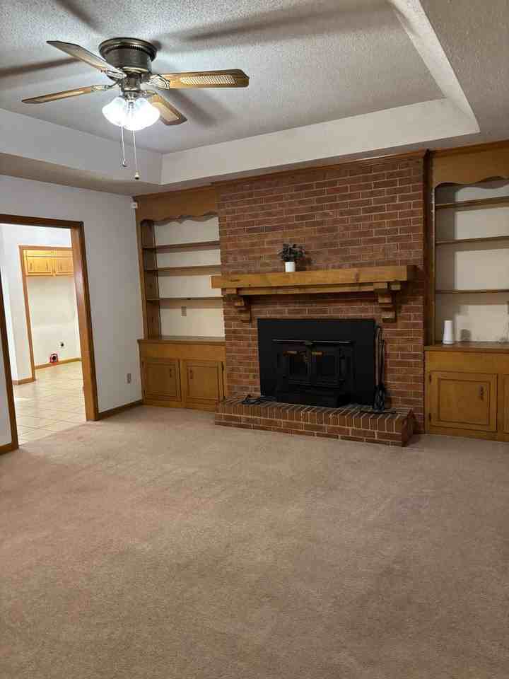 1460 Crowndale Dr - Photo 5 of 44