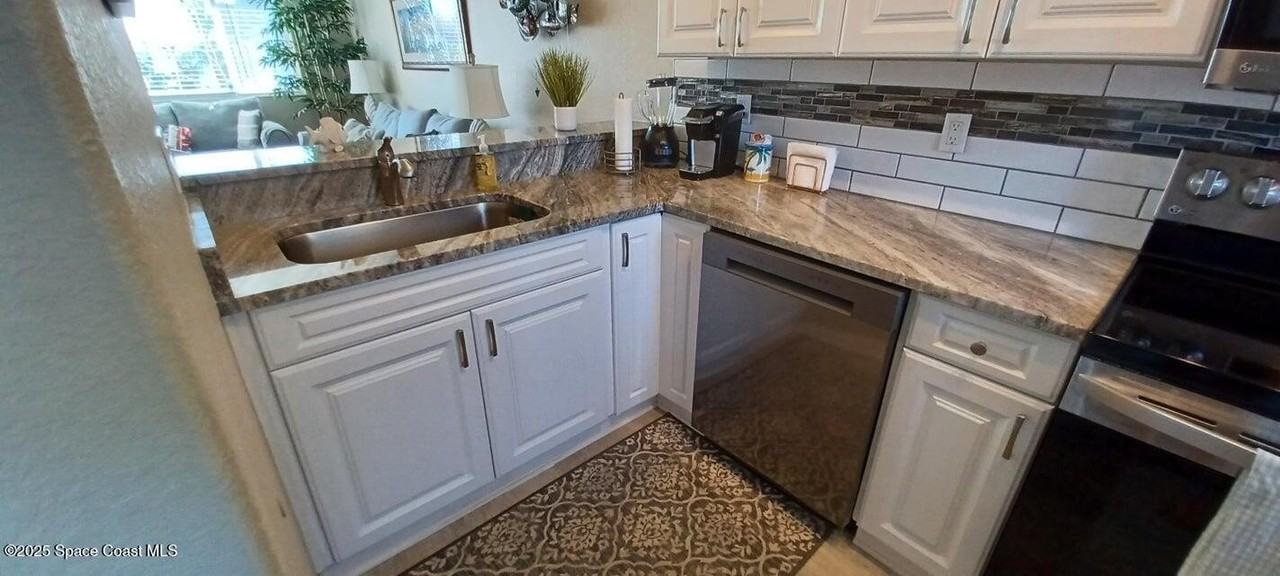 347 Ocean Park Ln Unit V112 #V112 - Photo 7 of 42