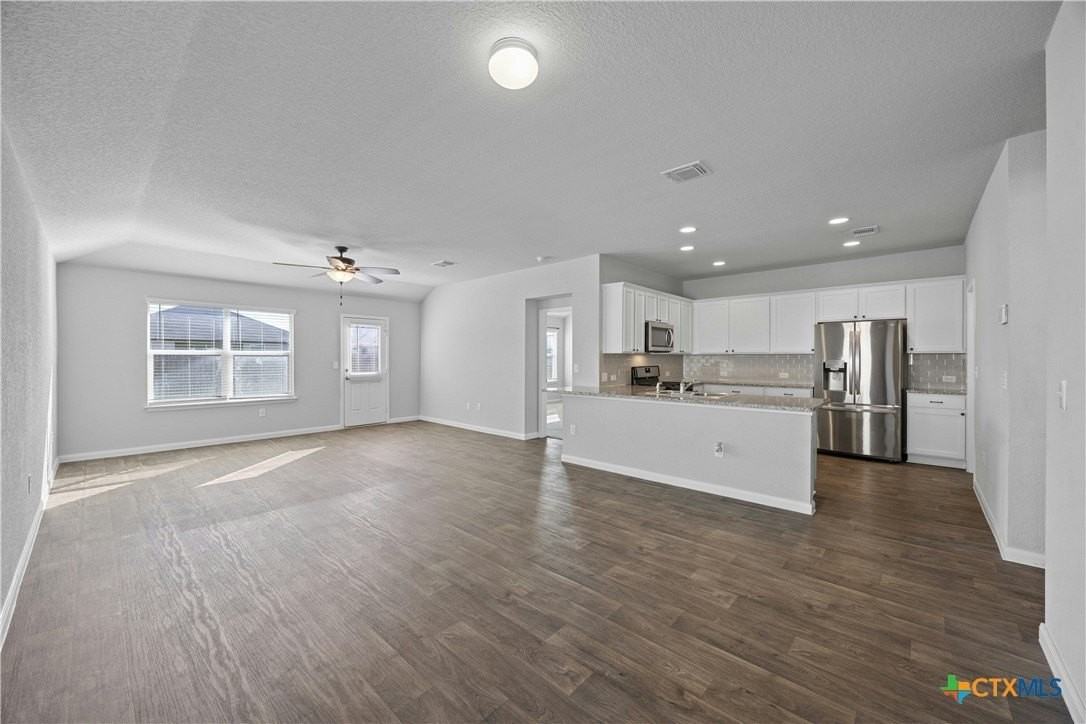 118 Rochester Ln - Photo 6 of 33