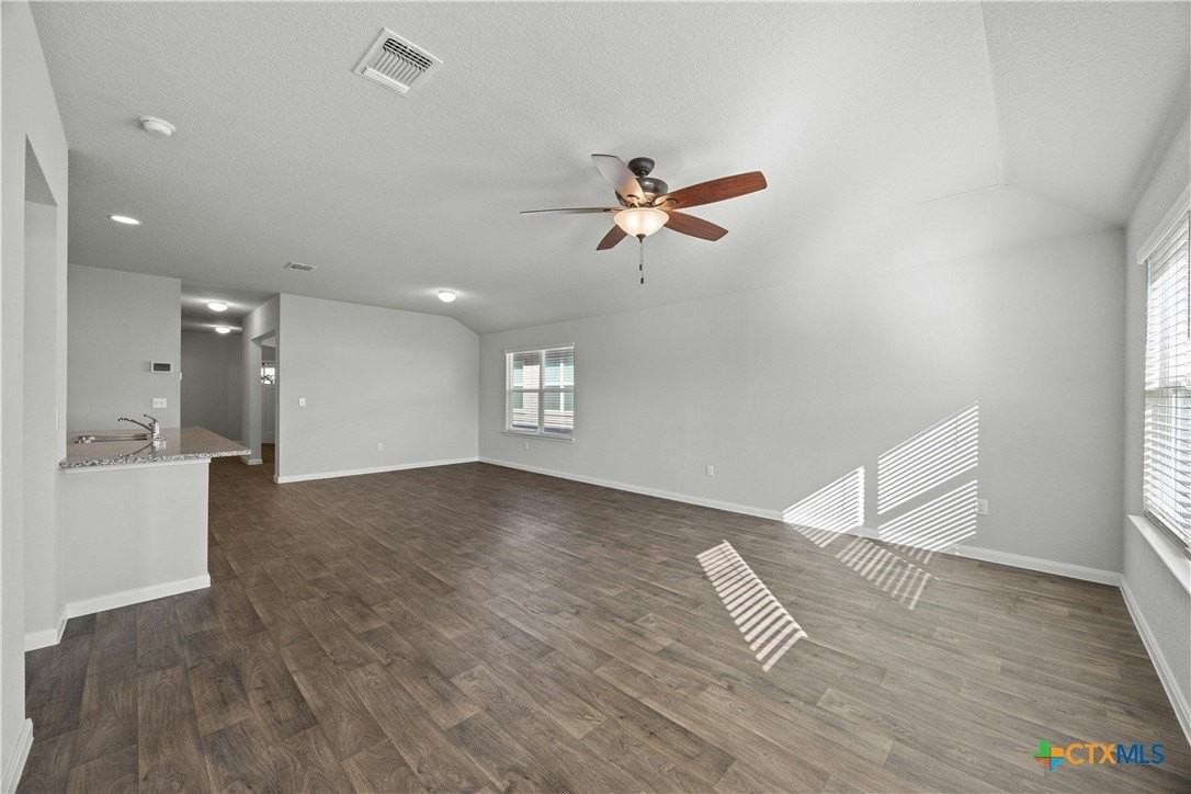 118 Rochester Ln - Photo 7 of 33