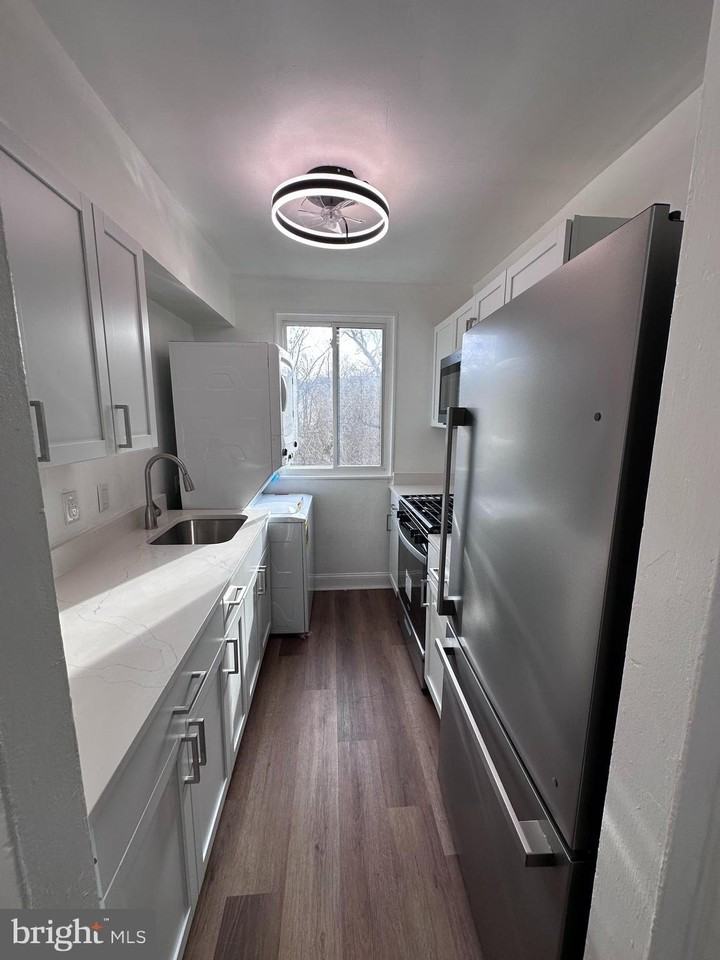 1907 Marion Barry Ave Se Apt 309 #309 - Photo 5 of 9