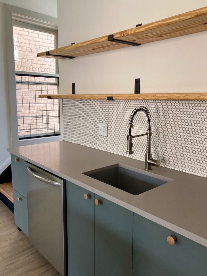 1607 Main St #13 - Photo 5 of 22