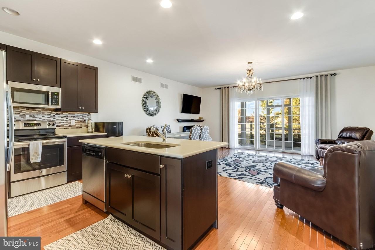 18830 Bethpage Dr - Photo 3 of 14