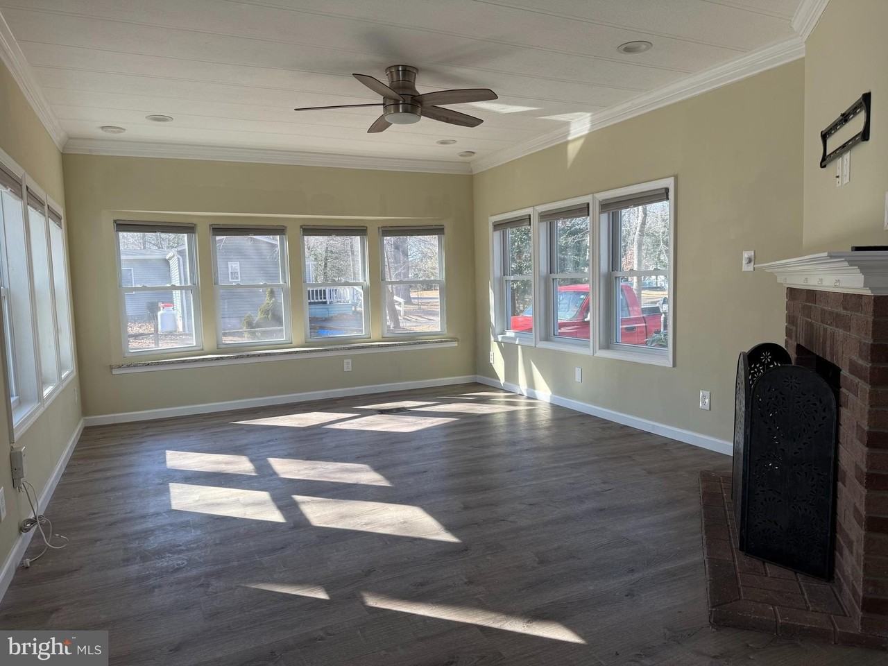 27115 Barkantine Dr - Photo 5 of 10