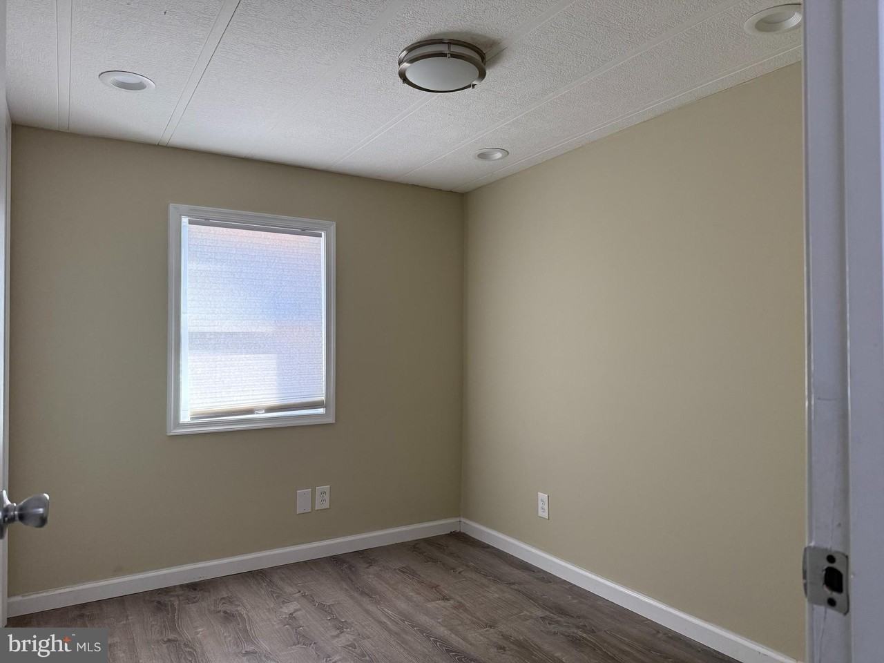 27115 Barkantine Dr - Photo 6 of 10