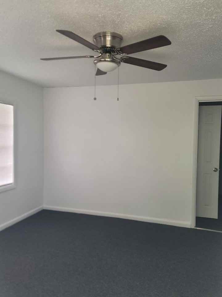 506 E Spring St - Photo 2 of 7