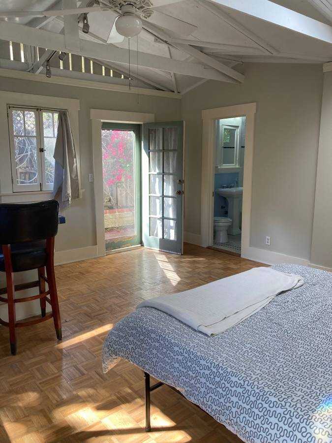 1545 N Fairfax Ave - Photo 6 of 24