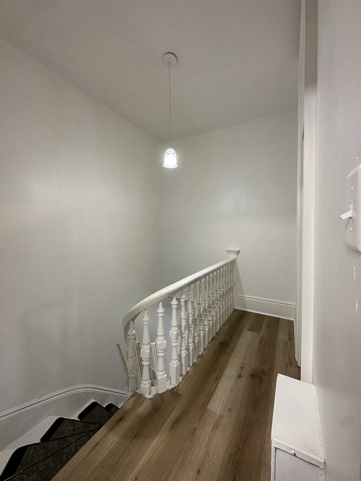 1404 Grove St - Photo 5 of 11