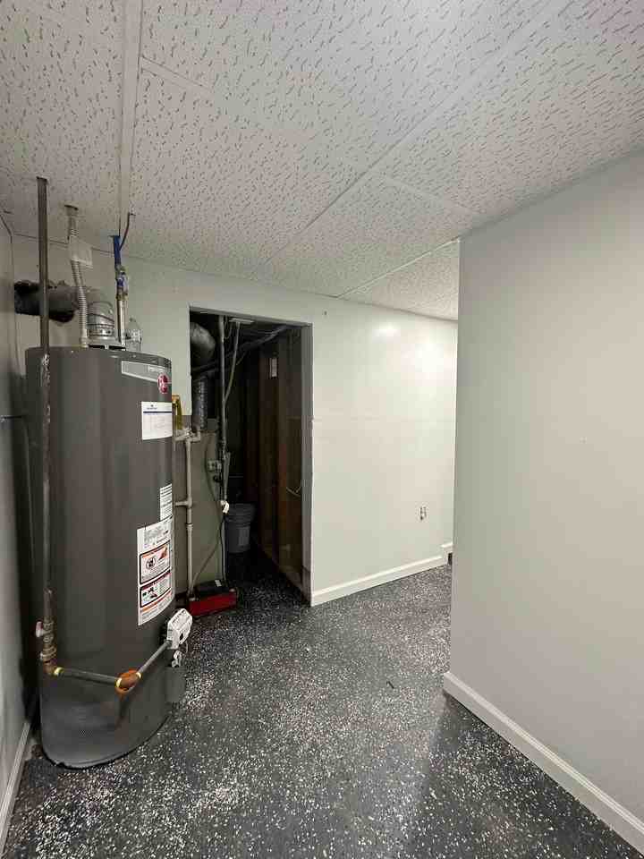 211 Lincoln St - Photo 6 of 11