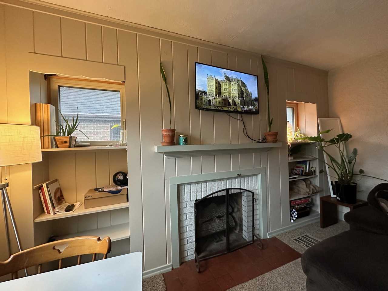 621 Robinson St - Photo 6 of 11