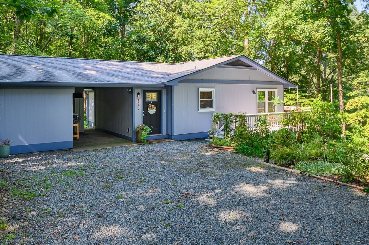 1003 Wave Rd - Photo 2 of 20