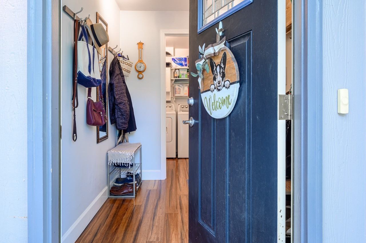 1003 Wave Rd - Photo 3 of 20