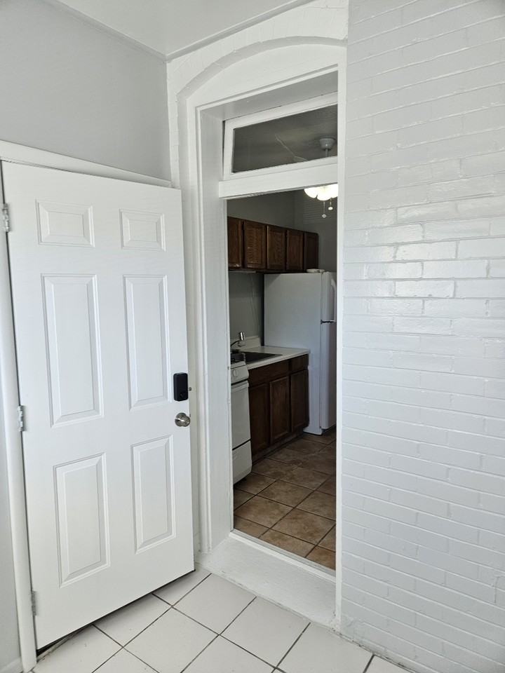 312 S St #3 - Photo 2 of 6