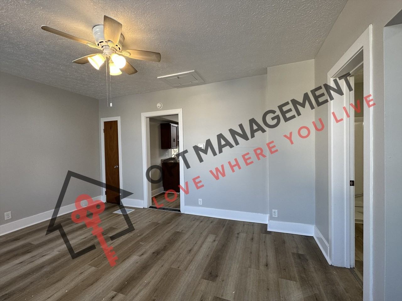 111 S 14th St - Photo 4 of 11