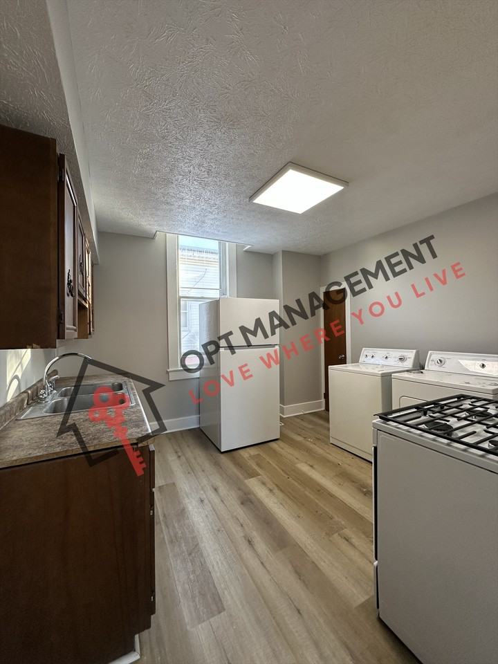 111 S 14th St - Photo 5 of 11