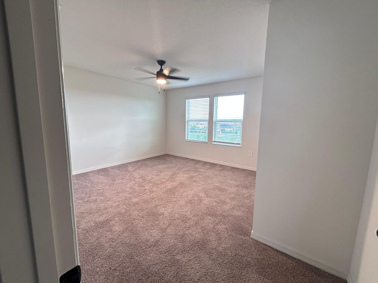 733 Stoney Point Cir - Photo 5 of 27