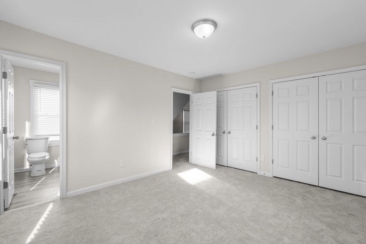 1409 Jackson Ave - Photo 4 of 24