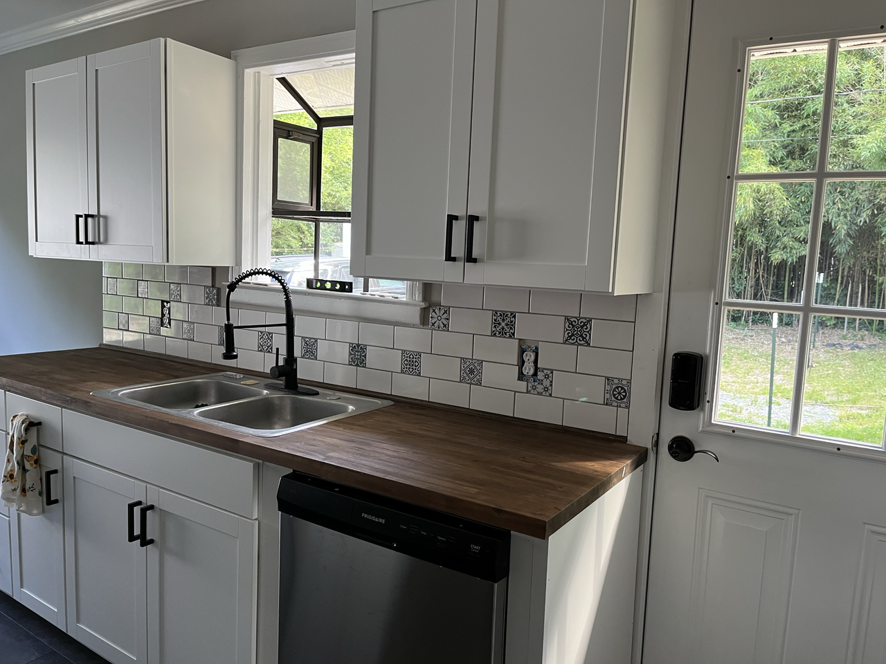 206 D Carlton St - Photo 2 of 4