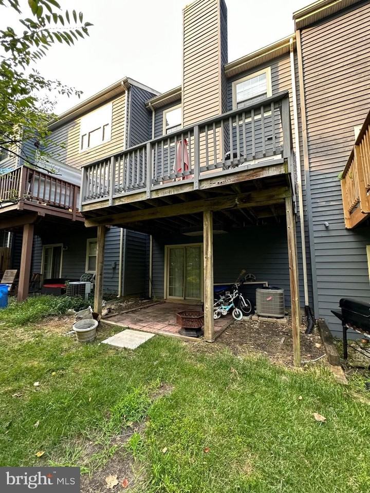 9337 Town Place Dr - Photo 2 of 2