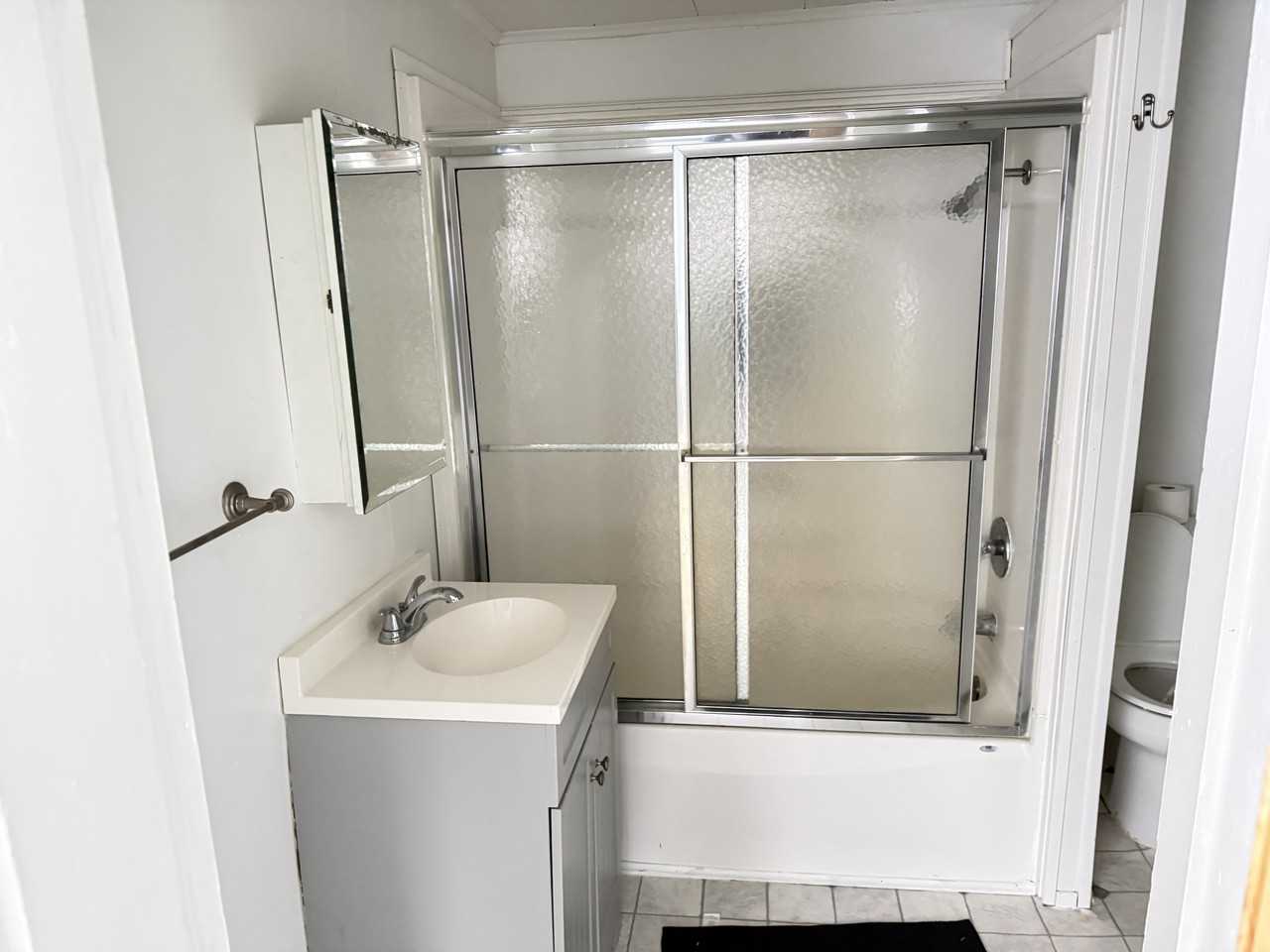 121 W Plymouth St #B - Photo 2 of 10