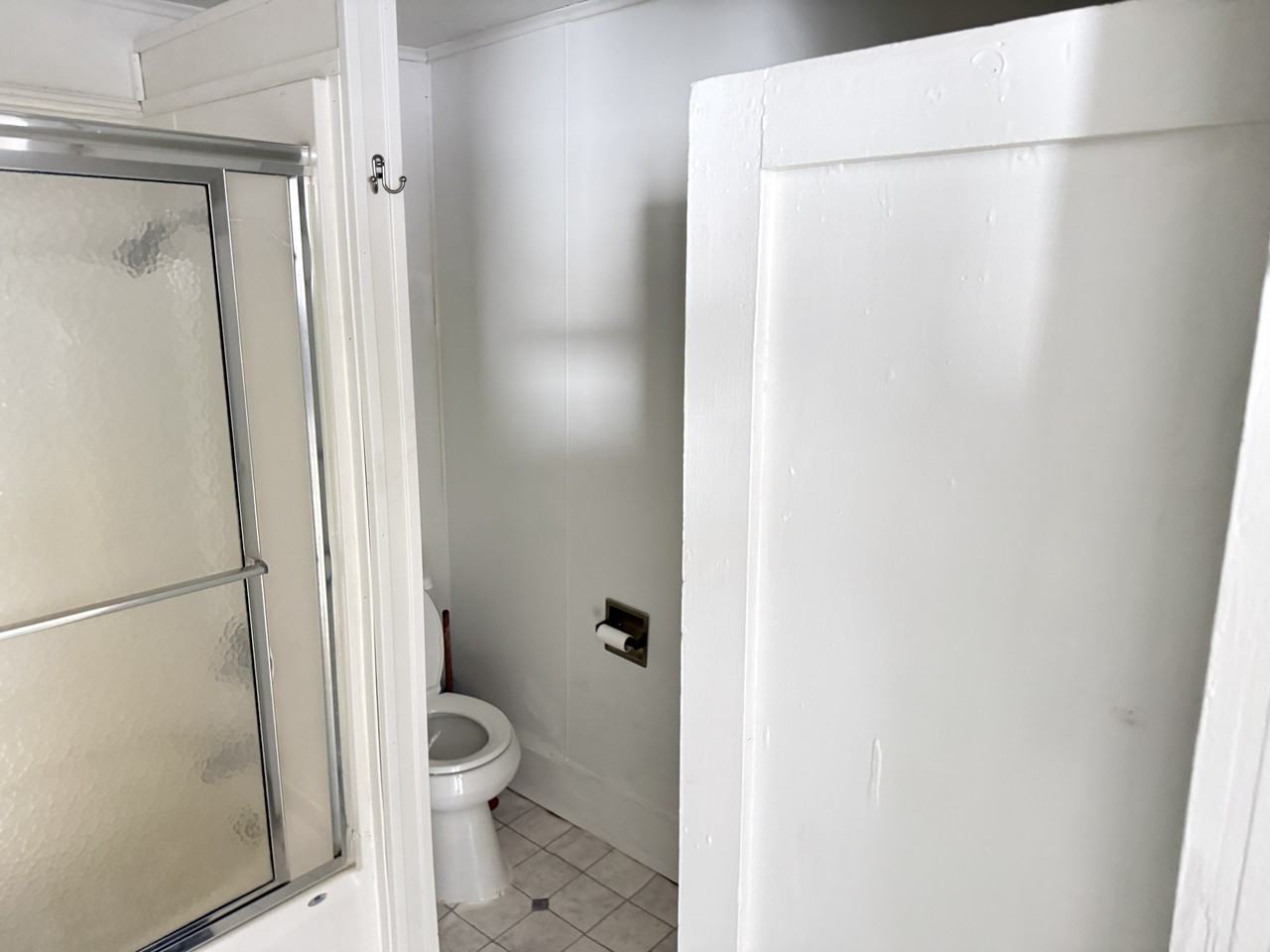 121 W Plymouth St #B - Photo 5 of 10