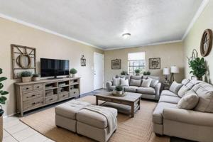 featured image of 1303 La #8