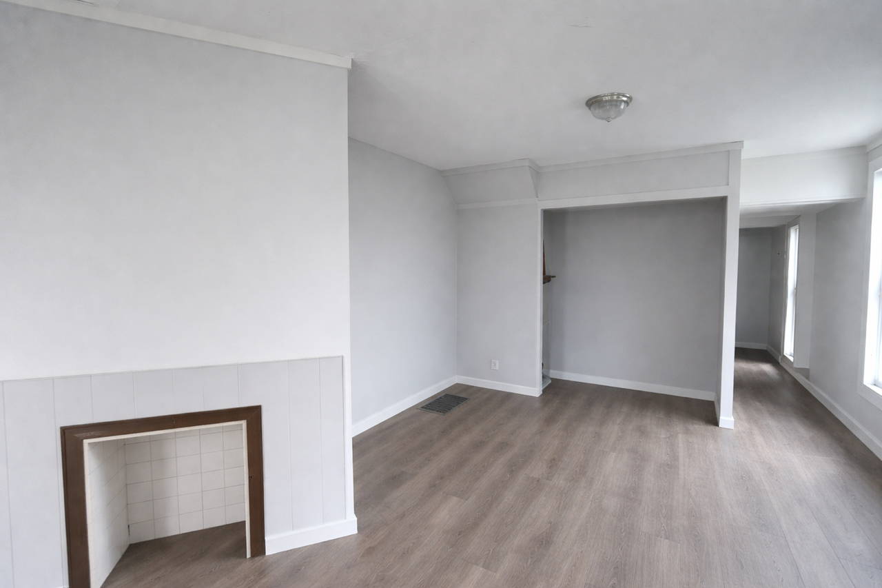 525 Baltimore St #2 - Photo 4 of 13