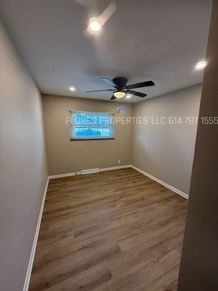 4406 Glenmawr Ave - Photo 7 of 27