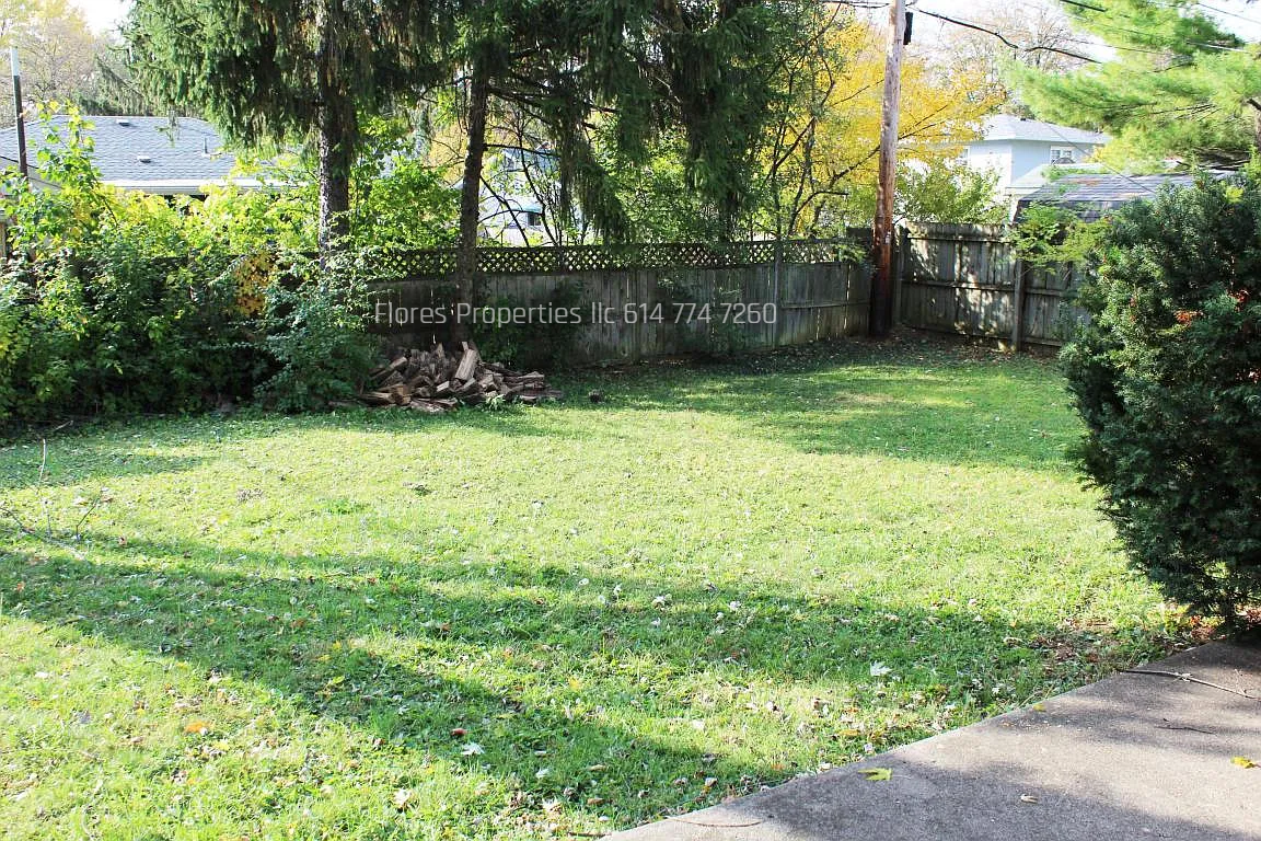 1385 Gumwood Dr - Photo 2 of 2