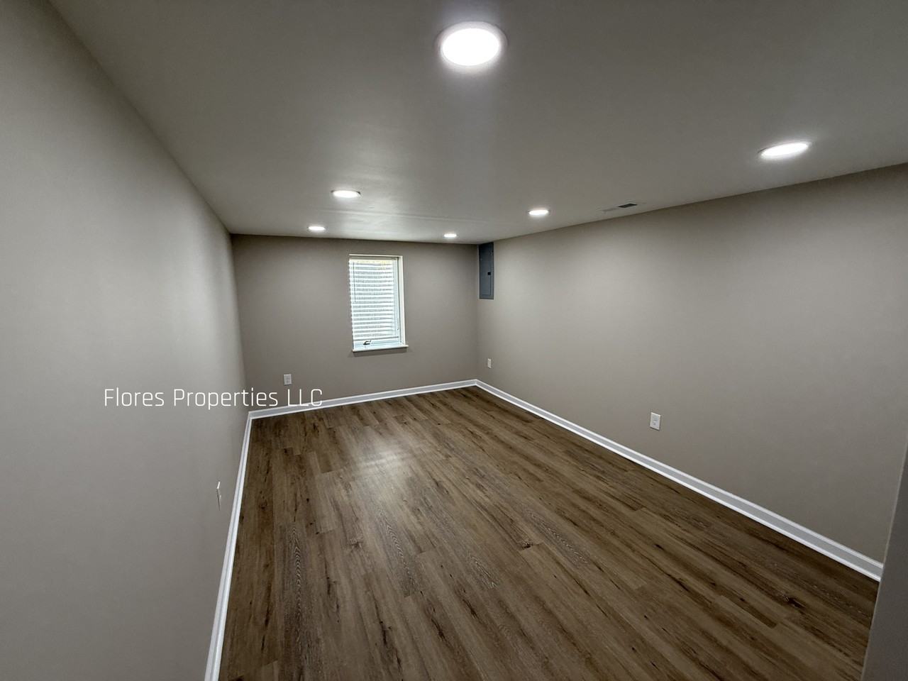 1136 Pauline Ave - Photo 6 of 42