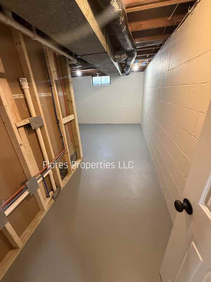 1136 Pauline Ave - Photo 7 of 42