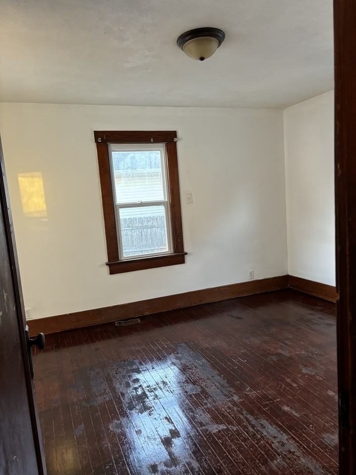 1765 N Monroe St - Photo 4 of 7