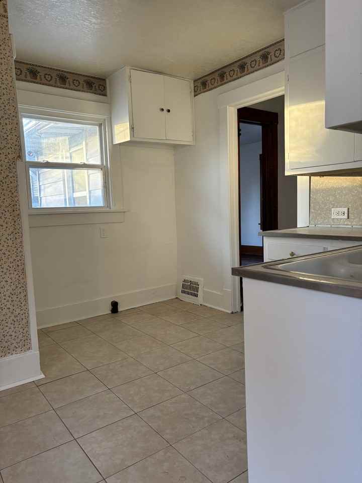 1765 N Monroe St - Photo 5 of 7