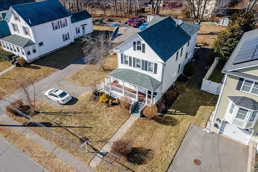 95 Harvard St - Photo 4 of 27