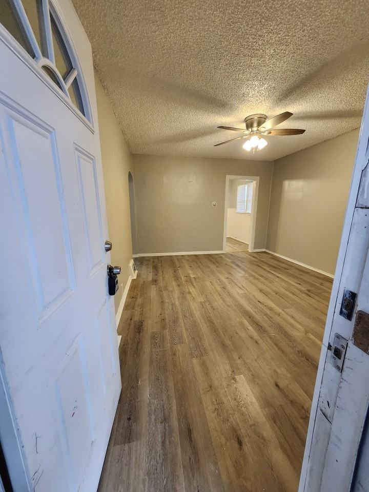 38 1st St - Photo 3 of 22