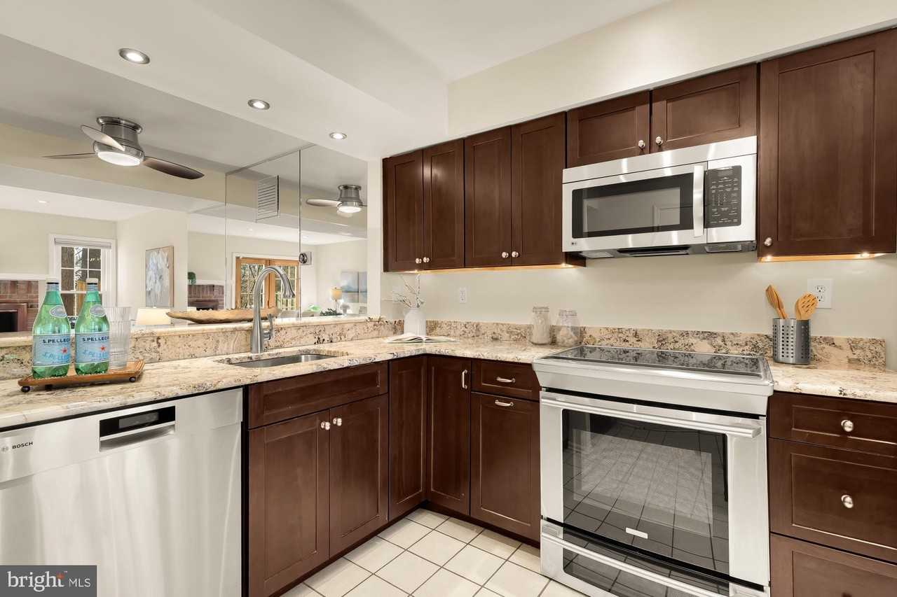 2038 Derby Ridge Ln Unit 3-5 #3-5 - Photo 4 of 30