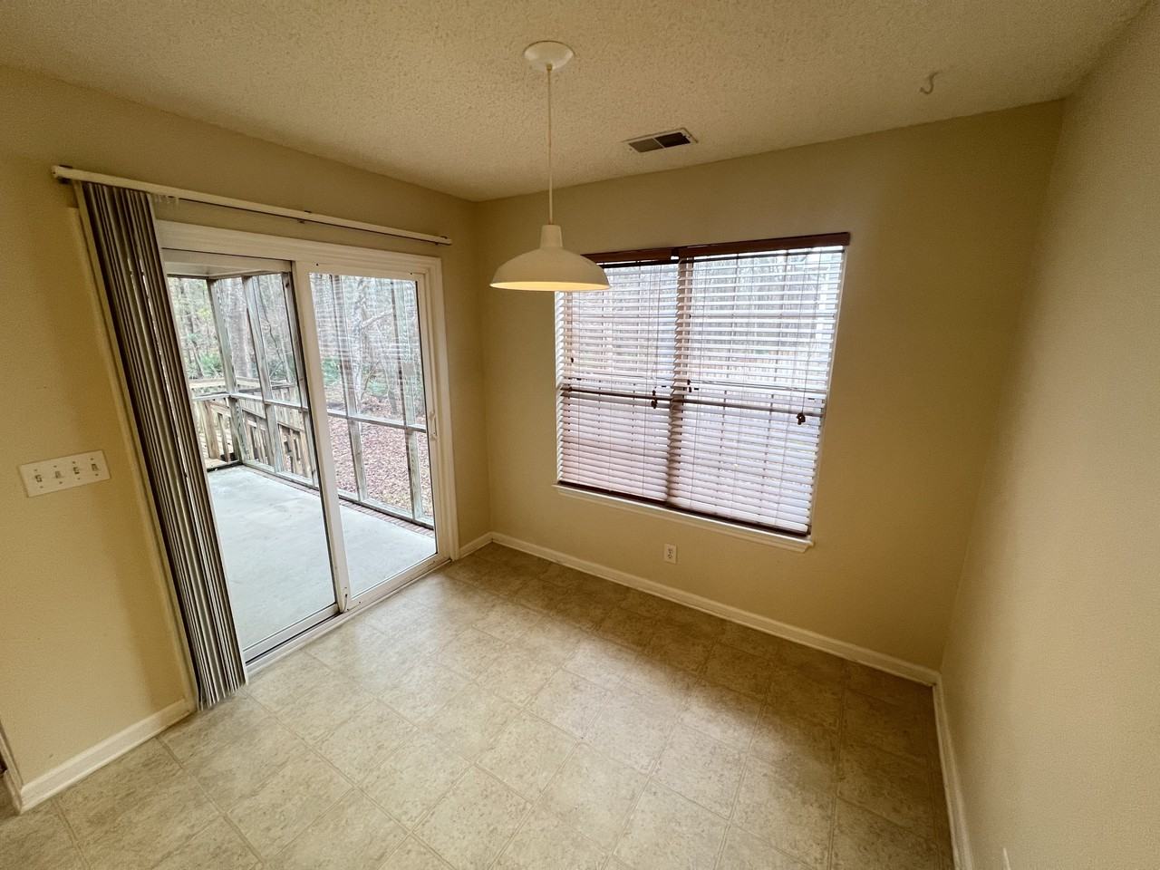 204 Hawkridge Pl #1 - Photo 3 of 10