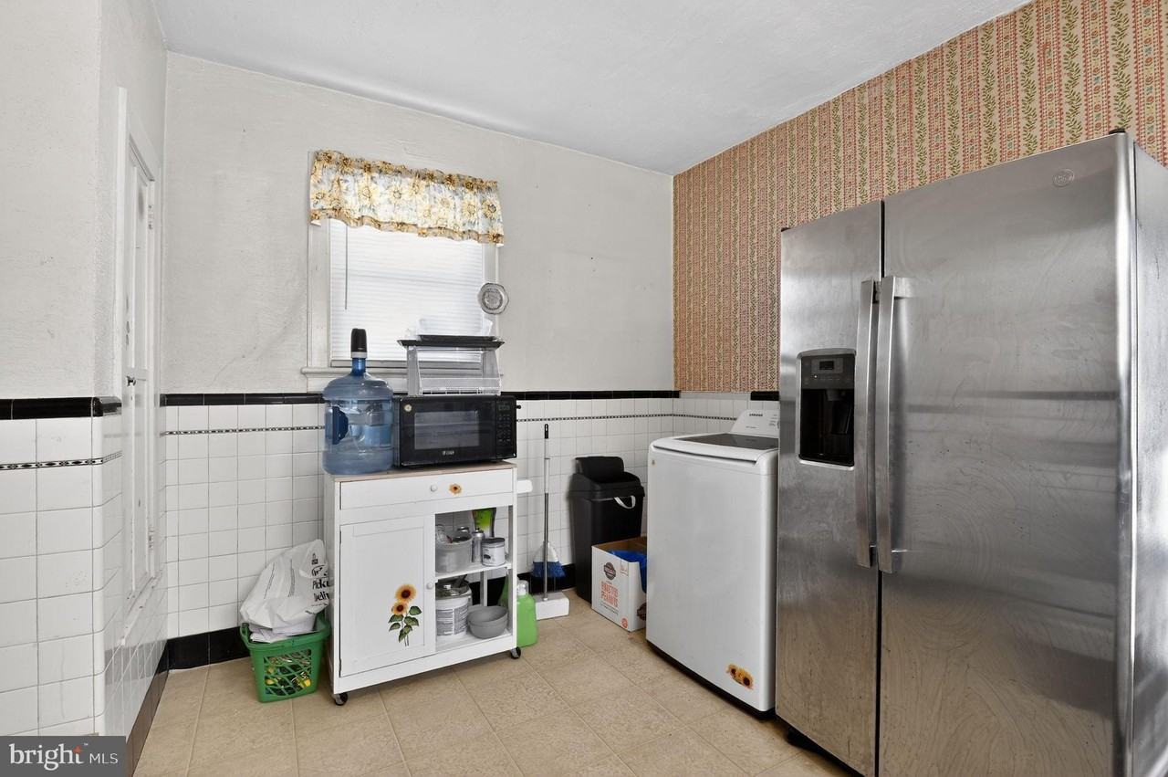 2041 W Main St - Photo 6 of 18