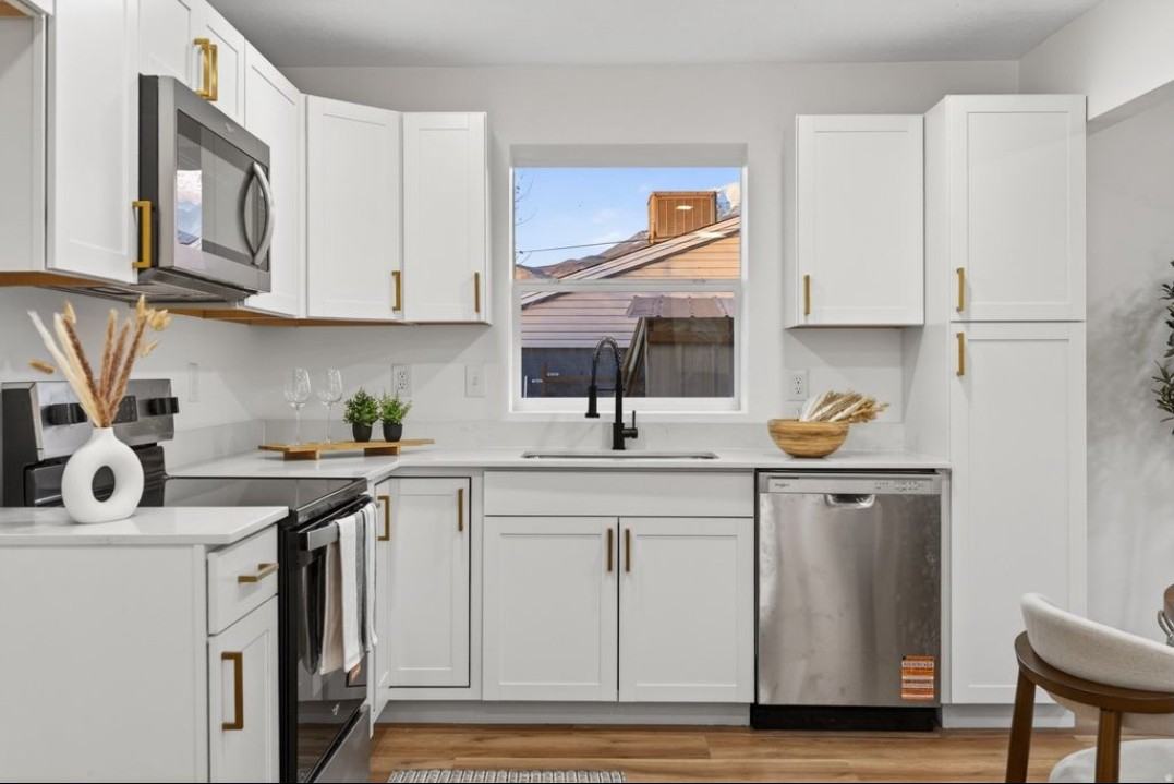 443 Ne - Photo 2 of 24